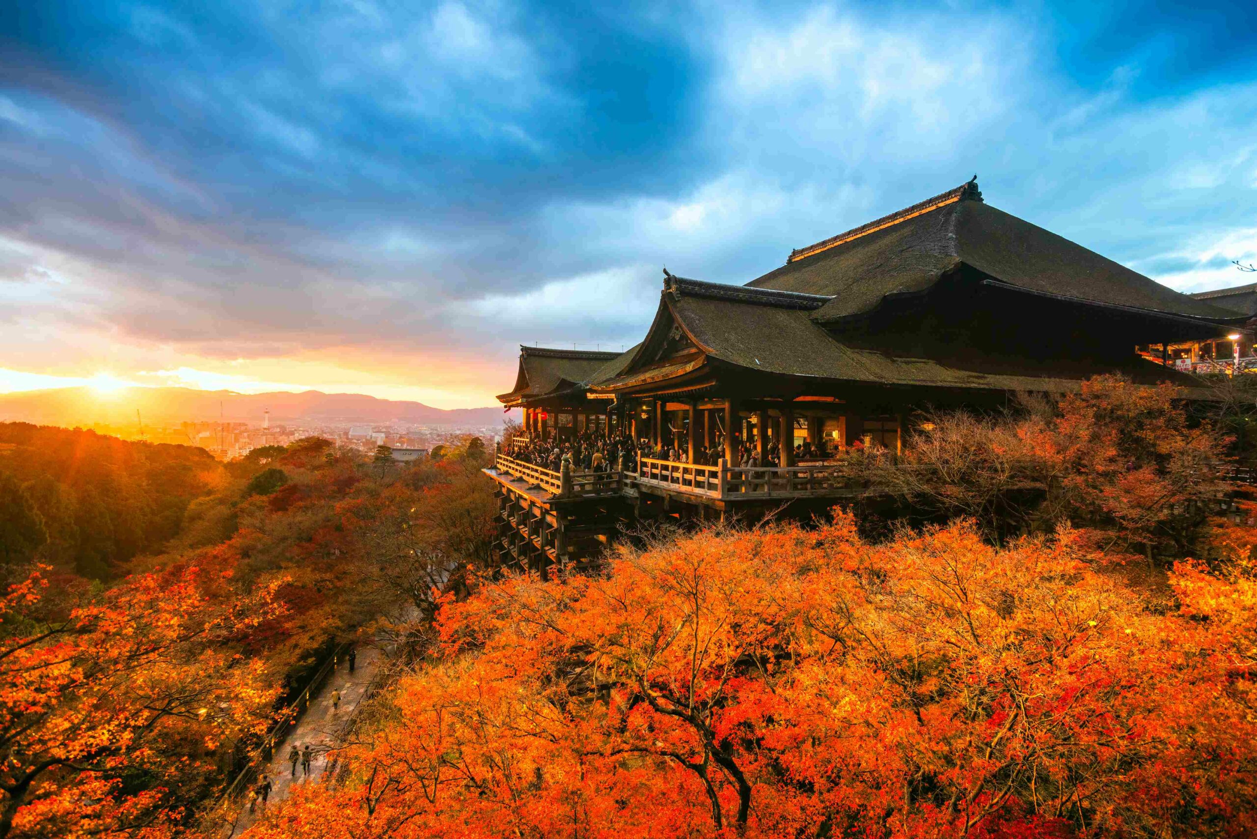 Kyoto-Temple-shrine-autumn