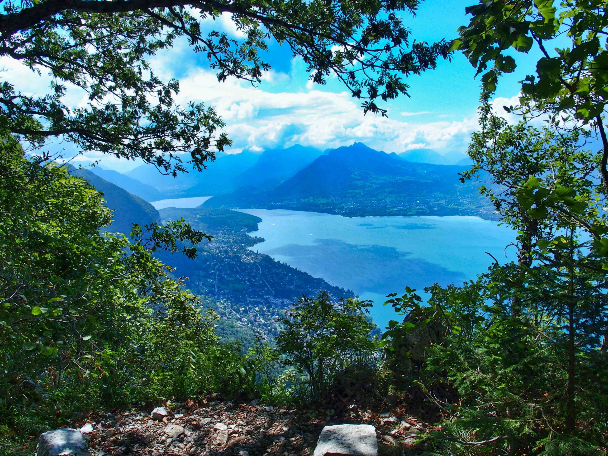 D7-View-on-the-Annecy-lake-Aravis-Alps-small-scaled