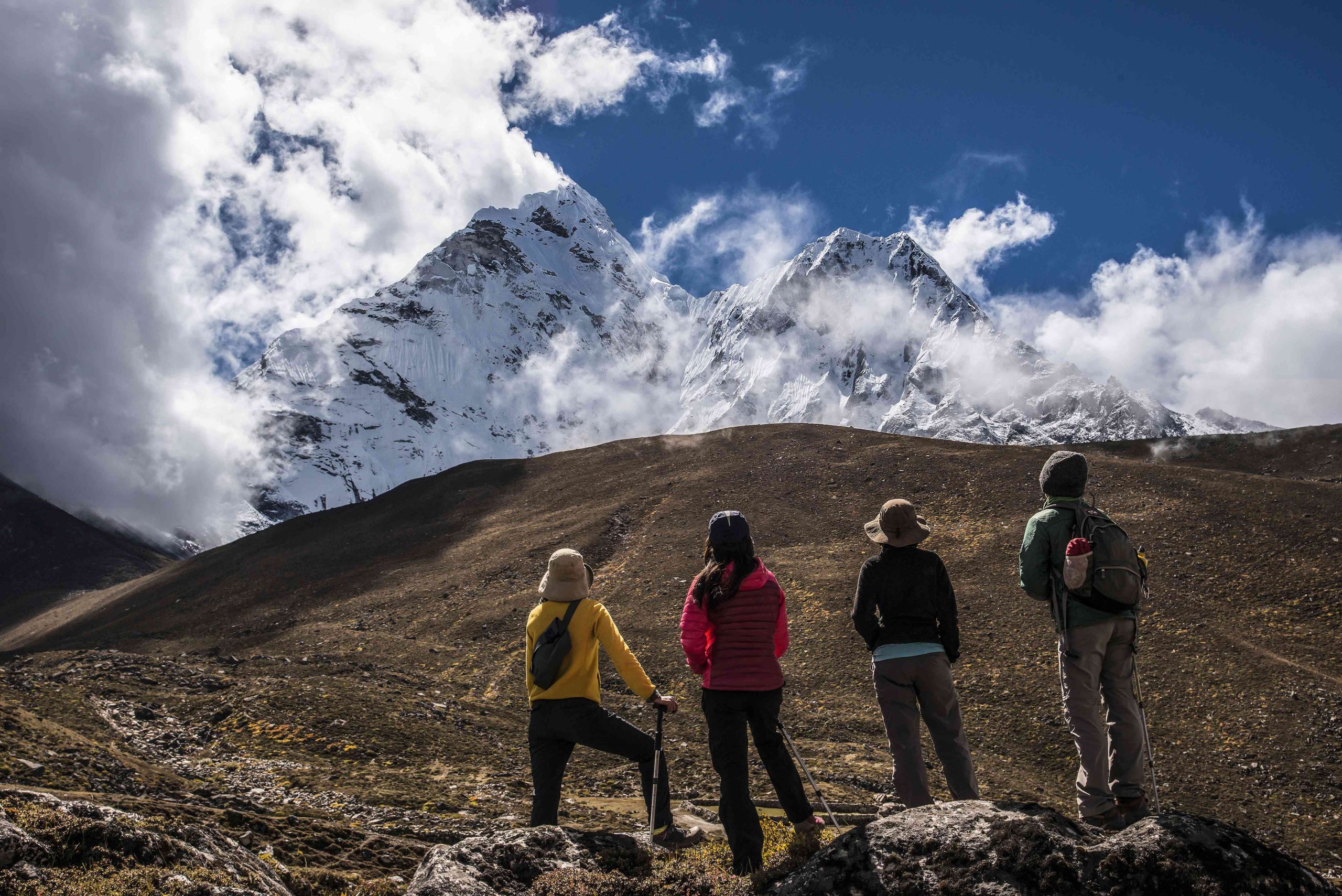 Walkers-and-Mountains-EBC-scaled