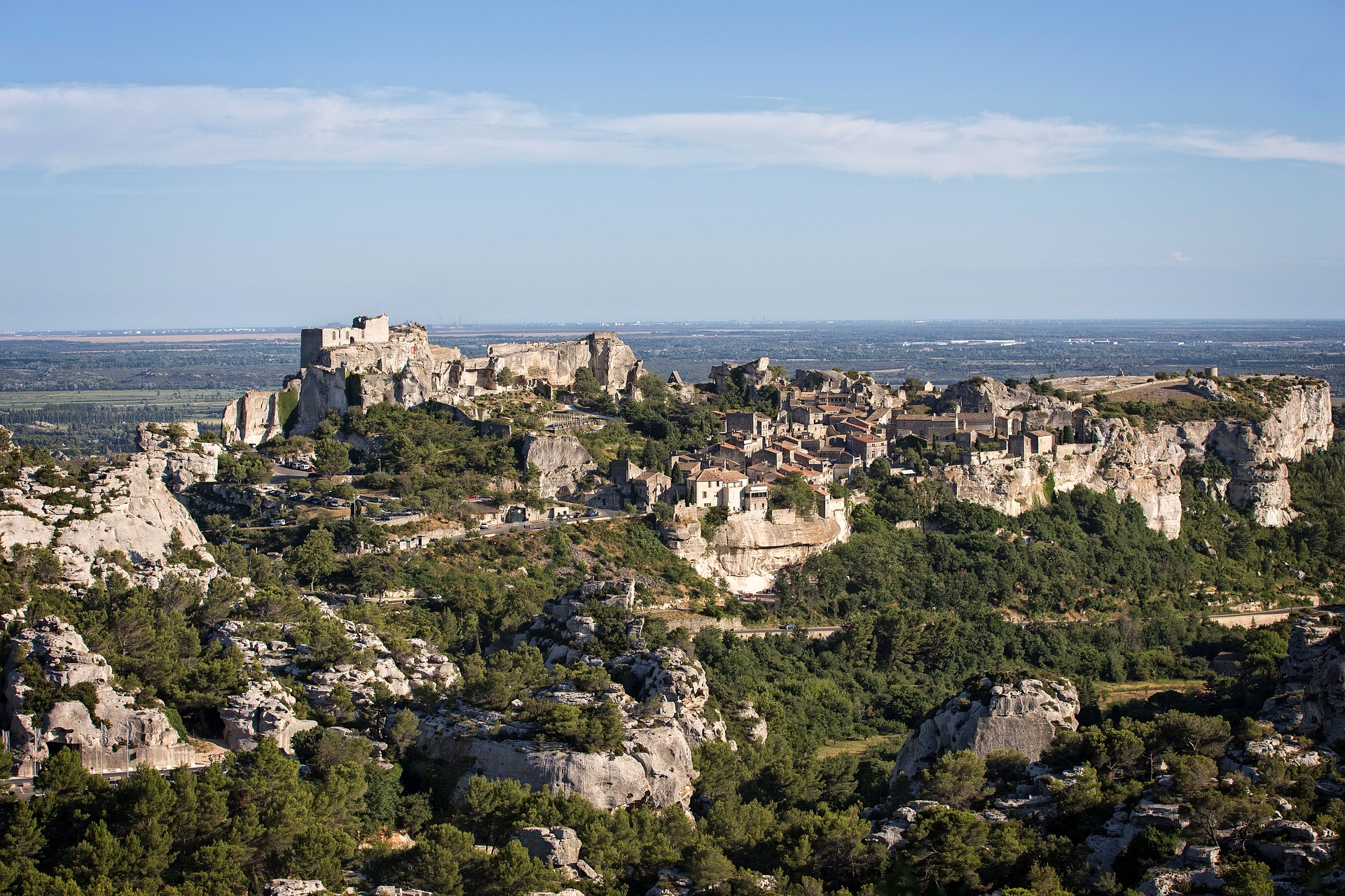 baux-de-provence-861107_1920